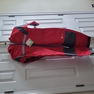 Childs rain suit nwt.
